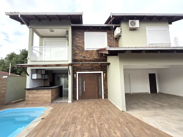 Imagem: A casa possui 4 Dormitórios, 2 Suítes, 3 Banheiros, 4