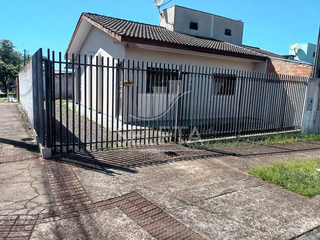 Imagem: Casa de esquina à venda no Brasilia, com