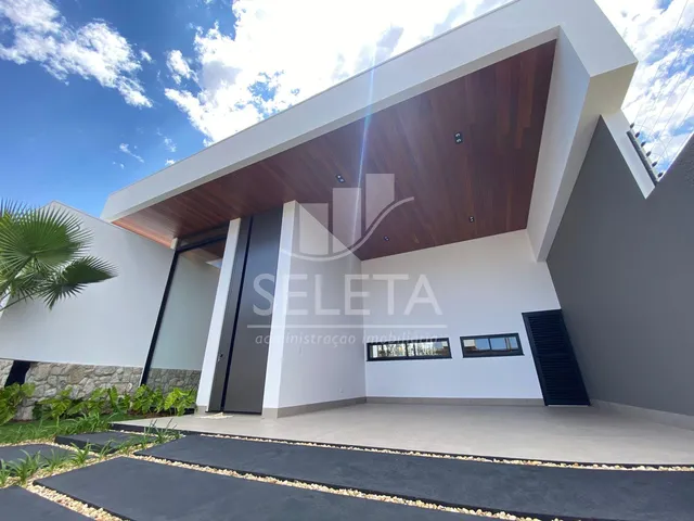 Imagem 2: Casa de Alto Padrão a Venda no Tropical Iii, Entre a Av. Guaíra e a Av. Jorge Lacerda , Cascavel Pr