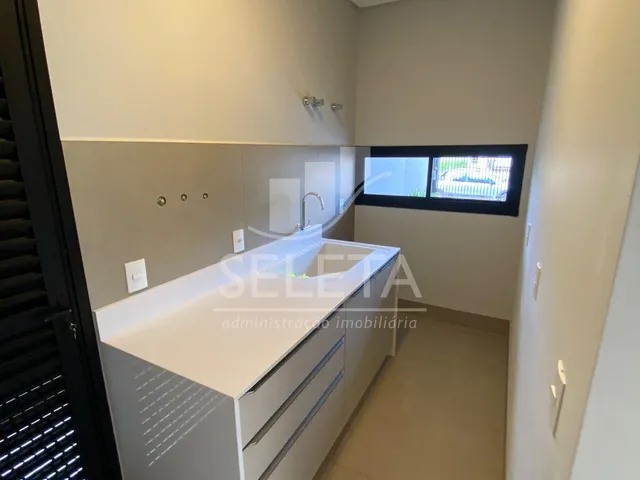 Imagem 10: Casa de Alto Padrão a Venda no Tropical Iii, Entre a Av. Guaíra e a Av. Jorge Lacerda , Cascavel Pr