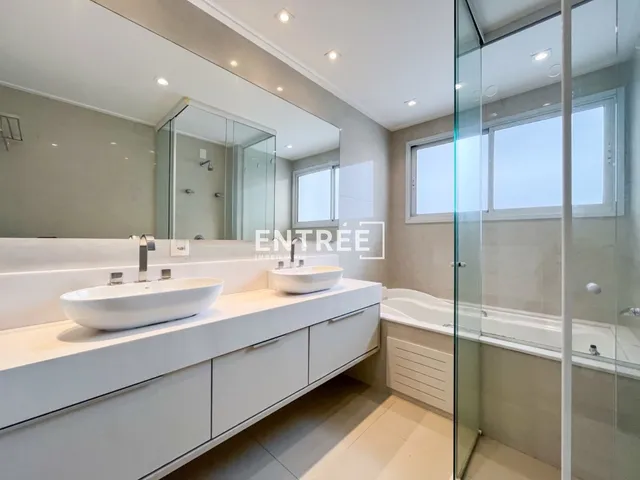 Imagem 4: Cobertura 4 Quartos (sendo 2 Suítes e 2 Demi) e 4 Vagas - Centro