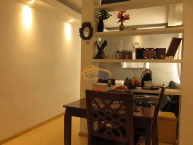 Imagem: O apartamento possui 3 Dormitórios, 1 Banheiro, 1 Vaga na