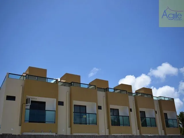 Imagem: A casa possui 3 Dormitórios, 2 Suítes, 1 Banheiro, 1 Vaga