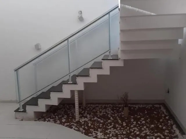 Imagem 5: CASA COM PISCINA