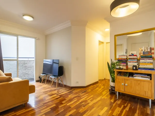 Imagem: O apartamento possui 2 Dormitórios, 1 Suíte, 2 Banheiros,
