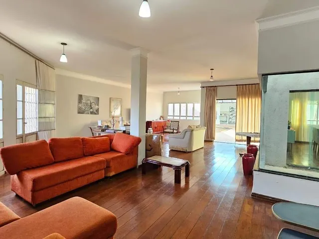 Imagem 13: Casa térrea com muito espaço e flexível para negociação com permutas