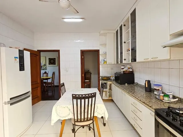 Imagem 6: Casa térrea com muito espaço e flexível para negociação com permutas