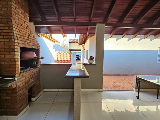 Imagem 15: Casa térrea com muito espaço e flexível para negociação com permutas
