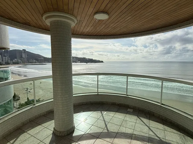 Imagem: Apartamento à venda no bairro Meia Praia