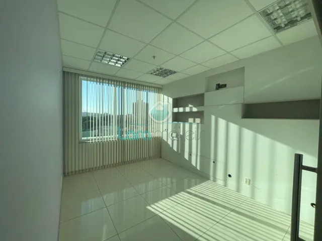 Imagem: A sala comercial possui 1 Banheiro, 1 Vaga na garagem,