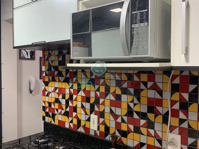 Imagem: O apartamento possui 2 Dormitórios, 1 Banheiro, 1 Vaga na