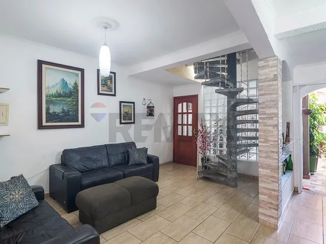 Imagem: A casa possui 3 Dormitórios, 1 Suíte, 4 Banheiros, 2