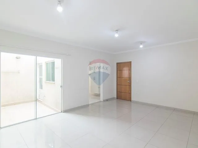 Imagem: O apartamento possui 3 Dormitórios, 1 Suíte, 2 Banheiros,