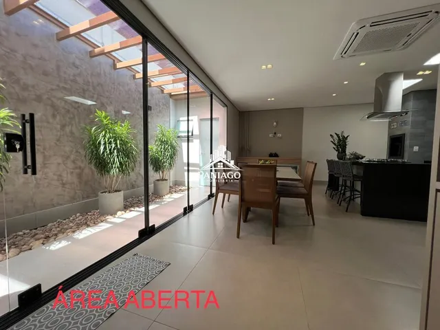 Imagem: A casa em condomínio possui 3 Dormitórios, 1 Suíte, 3