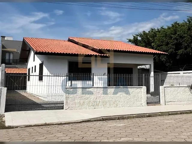 Imagem: Casa 3 quartos para Venda no bairro Perequê