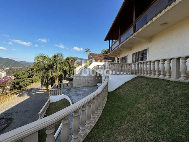 Imagem: Ampla casa de 4 quartos com área gourmet