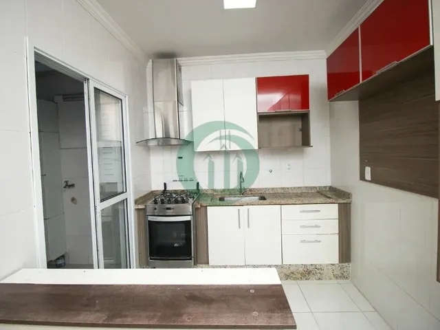 Imagem: O apartamento possui 2 Dormitórios, 1 Suíte, 1 Banheiro,
