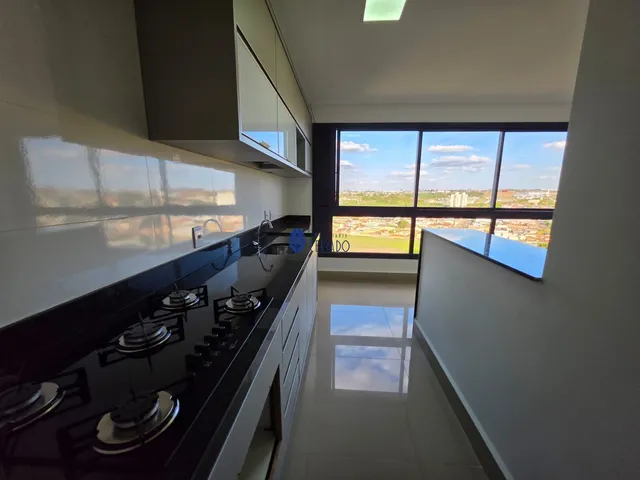 Imagem: O apartamento possui 2 Dormitórios, 1 Suíte, 2 Banheiros,