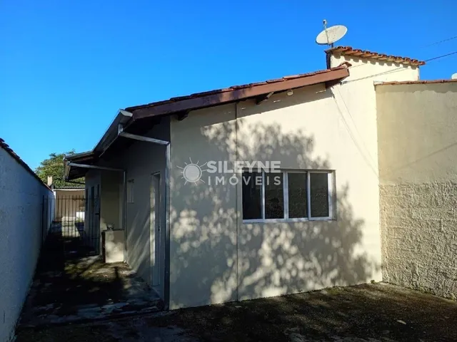 Imagem: A casa possui 2 Dormitórios, 1 Banheiro, 1 Vaga na
