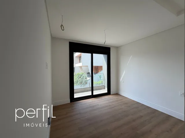 Imagem 15: Casa de Luxo em Condomínio na Glória - 3 Quartos, 3 Suítes, 2 Salas, 4 Banheiros, 3