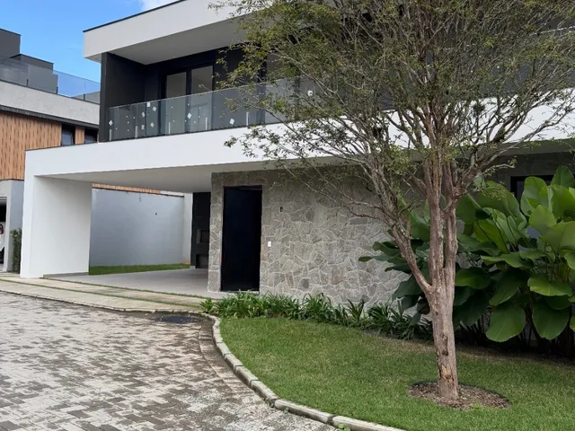 Imagem 8: Casa de Luxo em Condomínio na Glória - 3 Quartos, 3 Suítes, 2 Salas, 4 Banheiros, 3