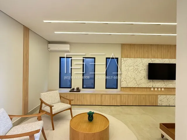 Imagem 11: Encanto Vintage com Toque Moderno: Residência Exclusiva com Piscina em Localização Privilegiada