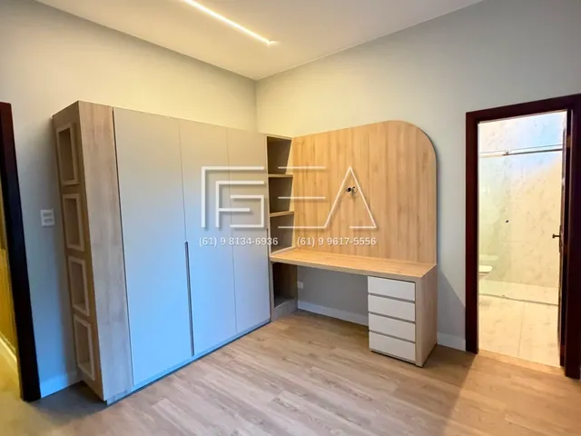 Imagem 16: Encanto Vintage com Toque Moderno: Residência Exclusiva com Piscina em Localização Privilegiada