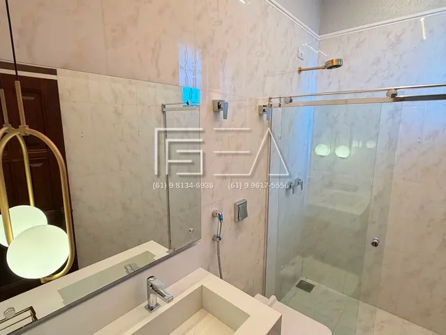 Imagem 2: Encanto Vintage com Toque Moderno: Residência Exclusiva com Piscina em Localização Privilegiada