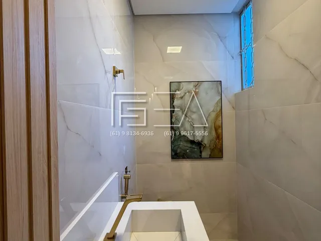 Imagem 3: Encanto Vintage com Toque Moderno: Residência Exclusiva com Piscina em Localização Privilegiada