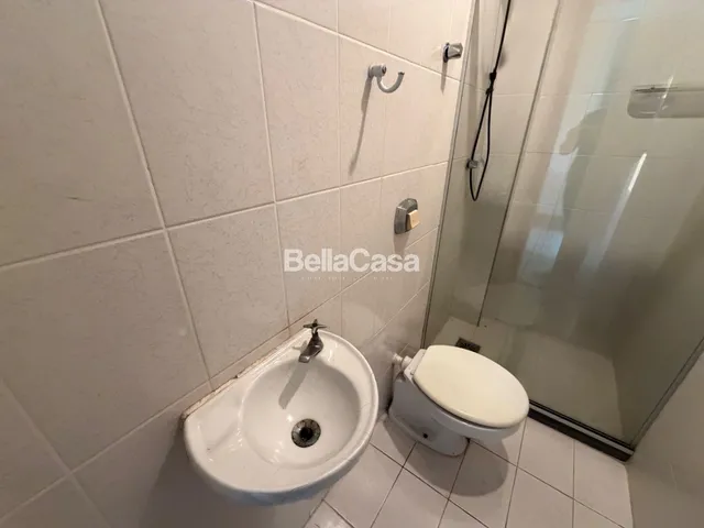 Imagem 2: Amplo apartamento a venda no Centro de Guarapari - 2 quartos + dependência de empregada