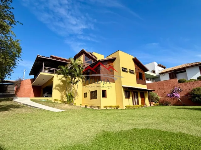Imagem: A casa possui 4 Dormitórios, 5 Suítes, 6 Banheiros, 9