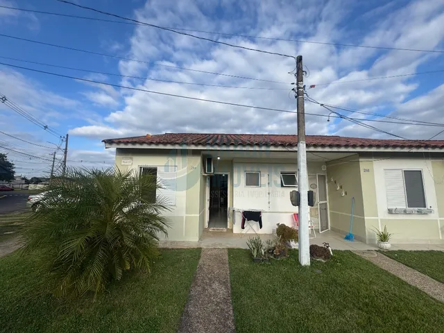 Imagem 3: CASA COM 2 DORMITÓRIOS À VENDA, 46 M² POR R$ 130.000,COM PÁTIO MURADO NOS FUNDOS