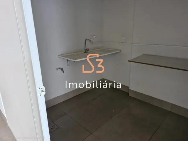 Imagem 6: Loja Comercial para Locação em Uberlândia - Jardim Patrícia: 1 Banheiro, 3 Vagas de