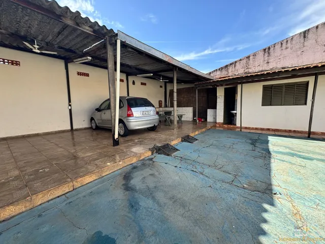 Imagem 2: CASA À VENDA NO CENTRO DE PATOS DE MINAS