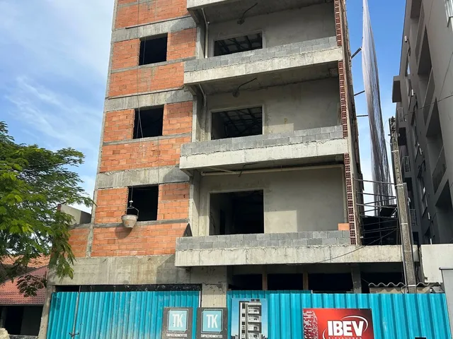 Imagem 5: Apto em construção na praia do Gravatá