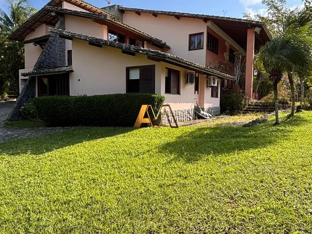 Imagem: CASA 6/4 COM TERRENO AMPLO NO ENCONTRO DAS