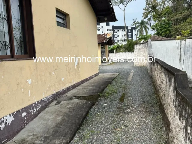 Imagem 2: Imóvel com 2 casas, piscina e terreno de 825 m² no Itinga - Joinville/SC