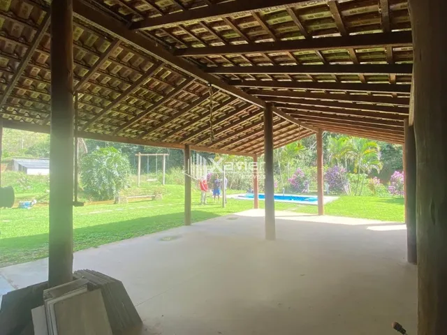 Imagem 2: Chácara 2.500m² em Santa Maria de Marechal/ES com casa histórica, piscina, lago, poço