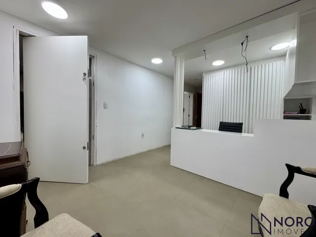 Imagem 10: Casa Comercial com 5 Salas e Garagem para Locação no Bairro Fátima!