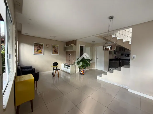 Imagem 3: ESTRADA DO COCO, Abrantes. Duplex com 4 quartos sendo 1 suíte superior e 1 quarto