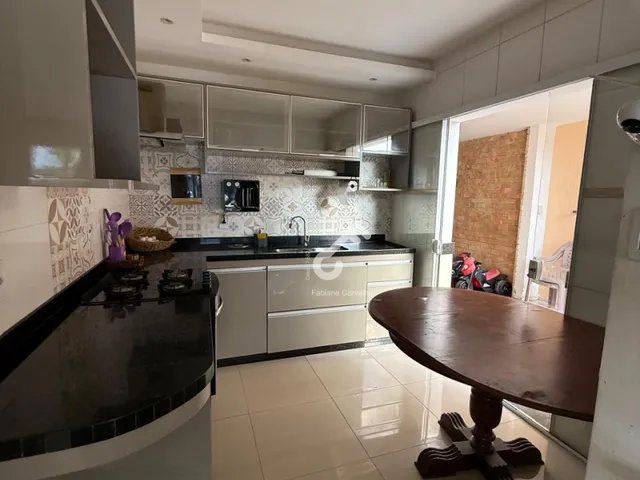 Imagem 9: ESTRADA DO COCO, Abrantes. Duplex com 4 quartos sendo 1 suíte superior e 1 quarto