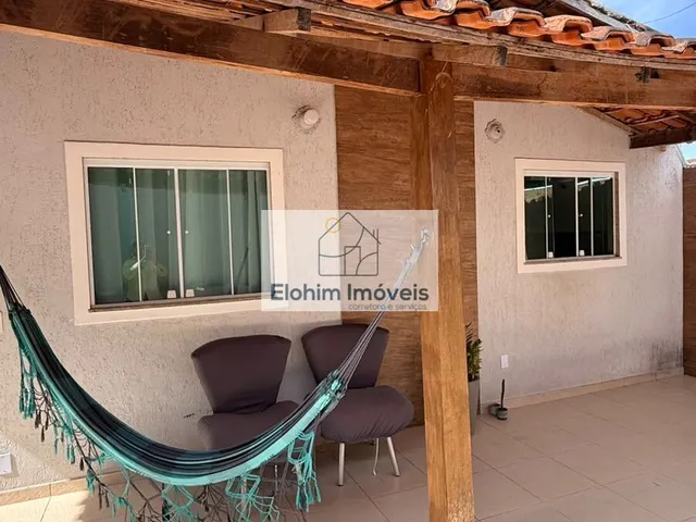 Imagem: A casa possui 2 Dormitórios, 2 Banheiros, 2 Vagas na