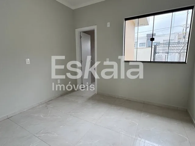 Imagem 2: CASA GEMINADA TÉRREA COM 01 SUÍTE + 02 QUARTOS