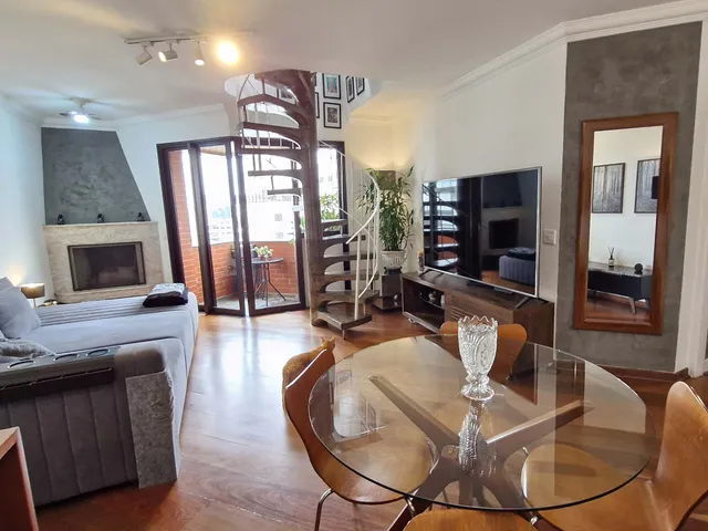 Imagem: A casa possui 2 Dormitórios, 1 Suíte, 5 Banheiros, 3