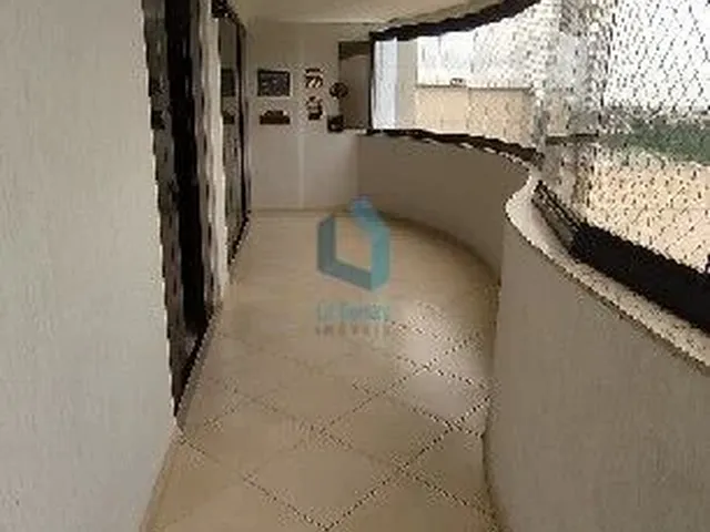 Imagem 2: Apartamento com 4 dormitórios, sendo 2 suítes uma com closet, 5 banheiros, móveis