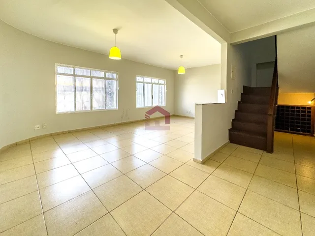 Imagem 7: QR 1 - 219M² - 3 QUARTOS - SUÍTE - ACEITA FINANCIAMENTO - CANDANGOLÂNDIA