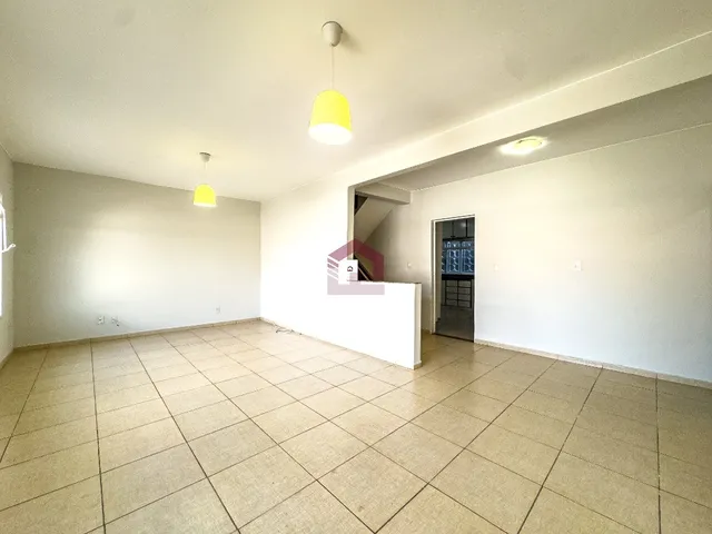 Imagem 15: QR 1 - 219M² - 3 QUARTOS - SUÍTE - ACEITA FINANCIAMENTO - CANDANGOLÂNDIA