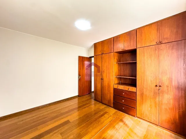 Imagem 2: QR 1 - 219M² - 3 QUARTOS - SUÍTE - ACEITA FINANCIAMENTO - CANDANGOLÂNDIA