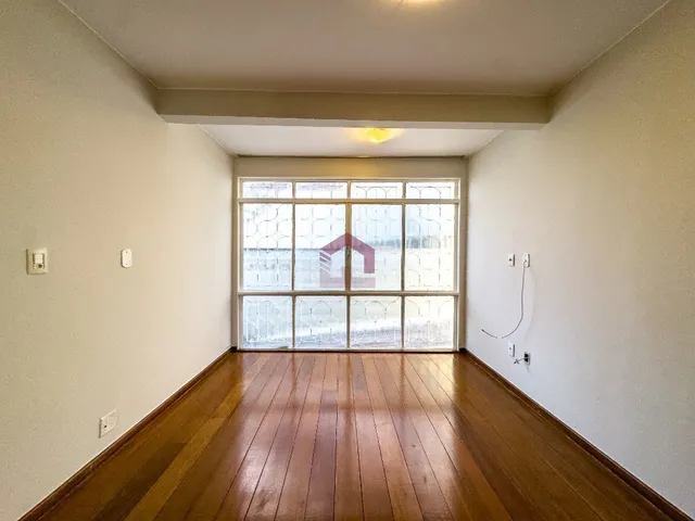 Imagem 4: QR 1 - 219M² - 3 QUARTOS - SUÍTE - ACEITA FINANCIAMENTO - CANDANGOLÂNDIA
