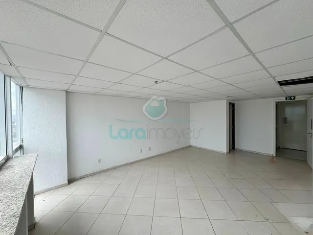 Imagem: A sala comercial possui 1 Banheiro, 1 Vaga na garagem,